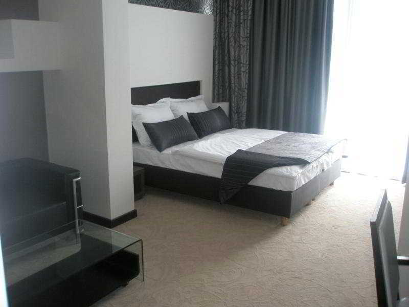 Beach Hotel Split Подстрана Екстериор снимка
