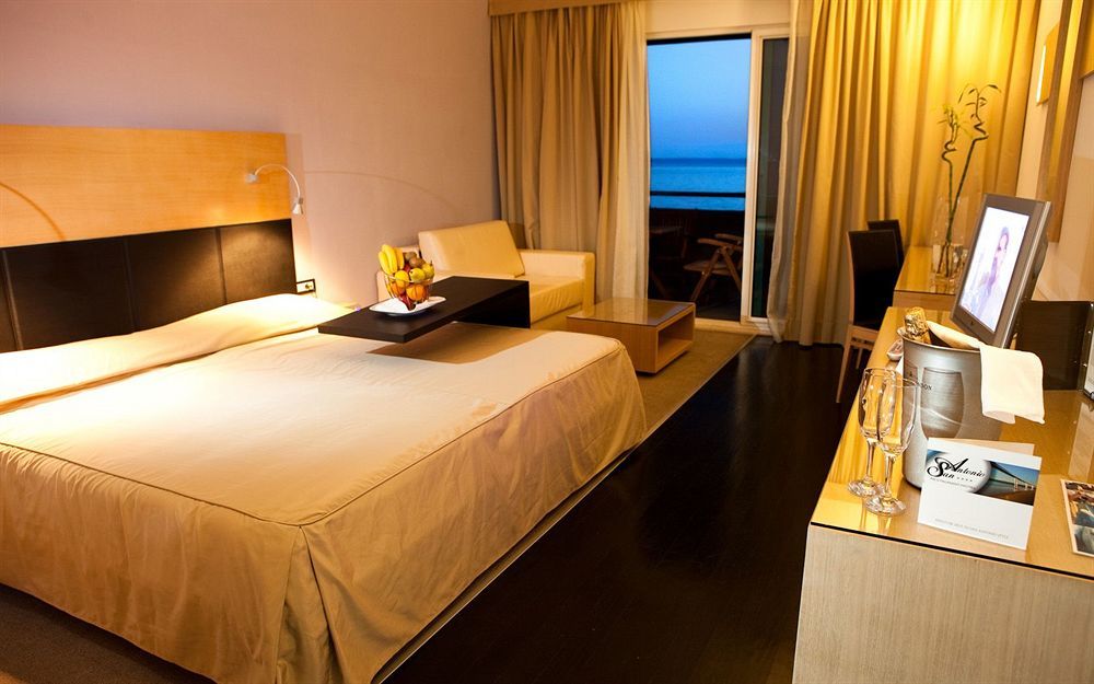 Beach Hotel Split Подстрана Екстериор снимка