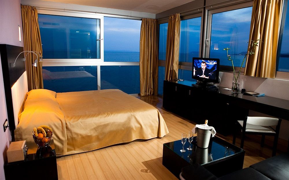 Beach Hotel Split Подстрана Екстериор снимка