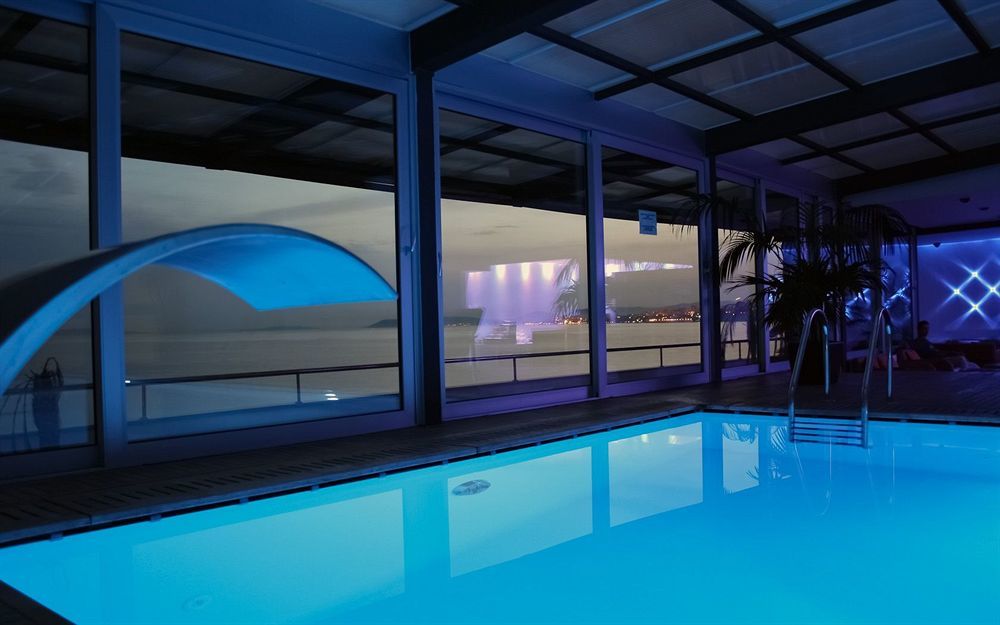Beach Hotel Split Подстрана Екстериор снимка