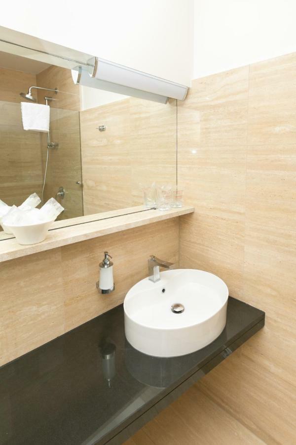 Beach Hotel Split Подстрана Екстериор снимка