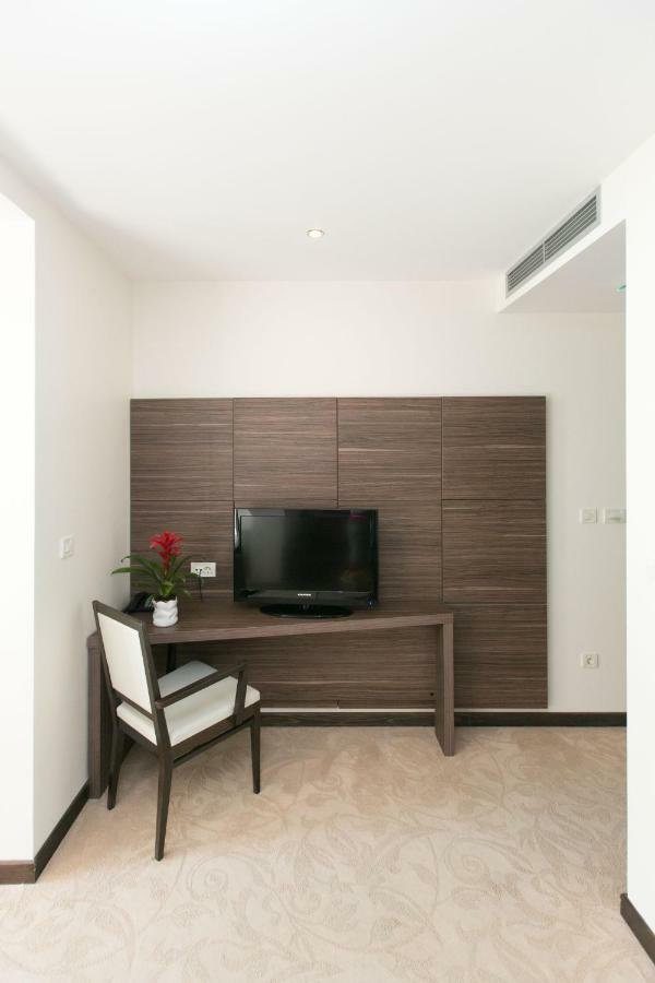 Beach Hotel Split Подстрана Екстериор снимка