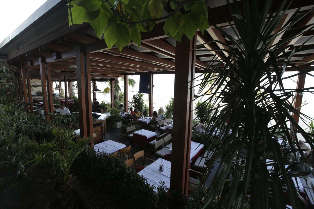 Beach Hotel Split Подстрана Екстериор снимка